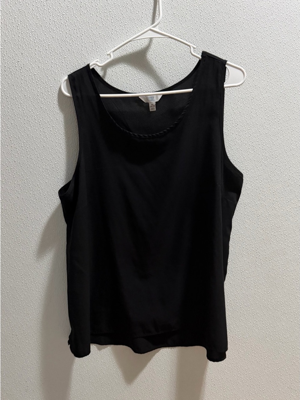Time and Tru Black Sleeveless Scoop Neck Tank Top